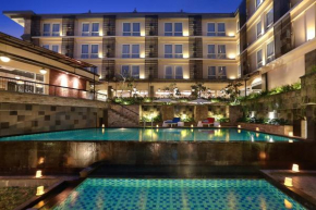  Golden Tulip Essential Denpasar  Денпасар